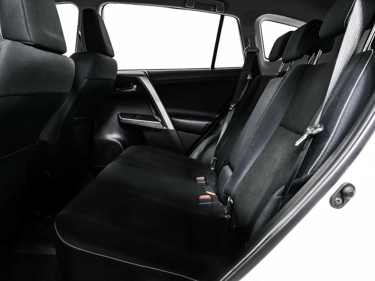 Б/У Тойота Рав4 2016 года. Фото: #12