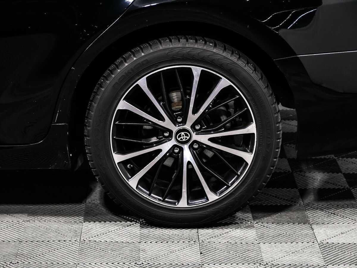 Б/У Тойота Камри 2018 года. Фото: #13