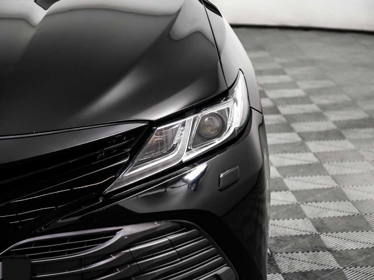 Б/У Тойота Камри 2018 года. Фото: #14