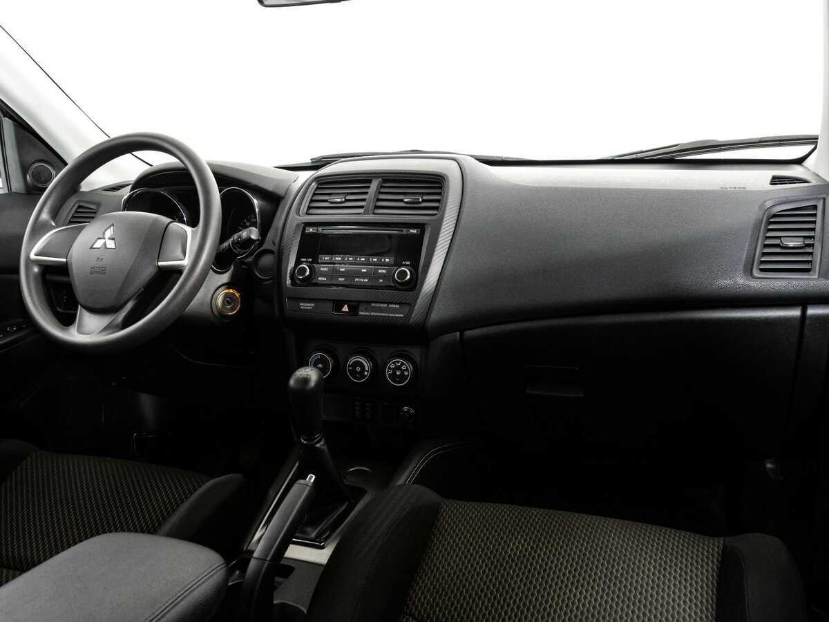 Б/У Митсубиши АС-Икс 2017 года. Фото: #6