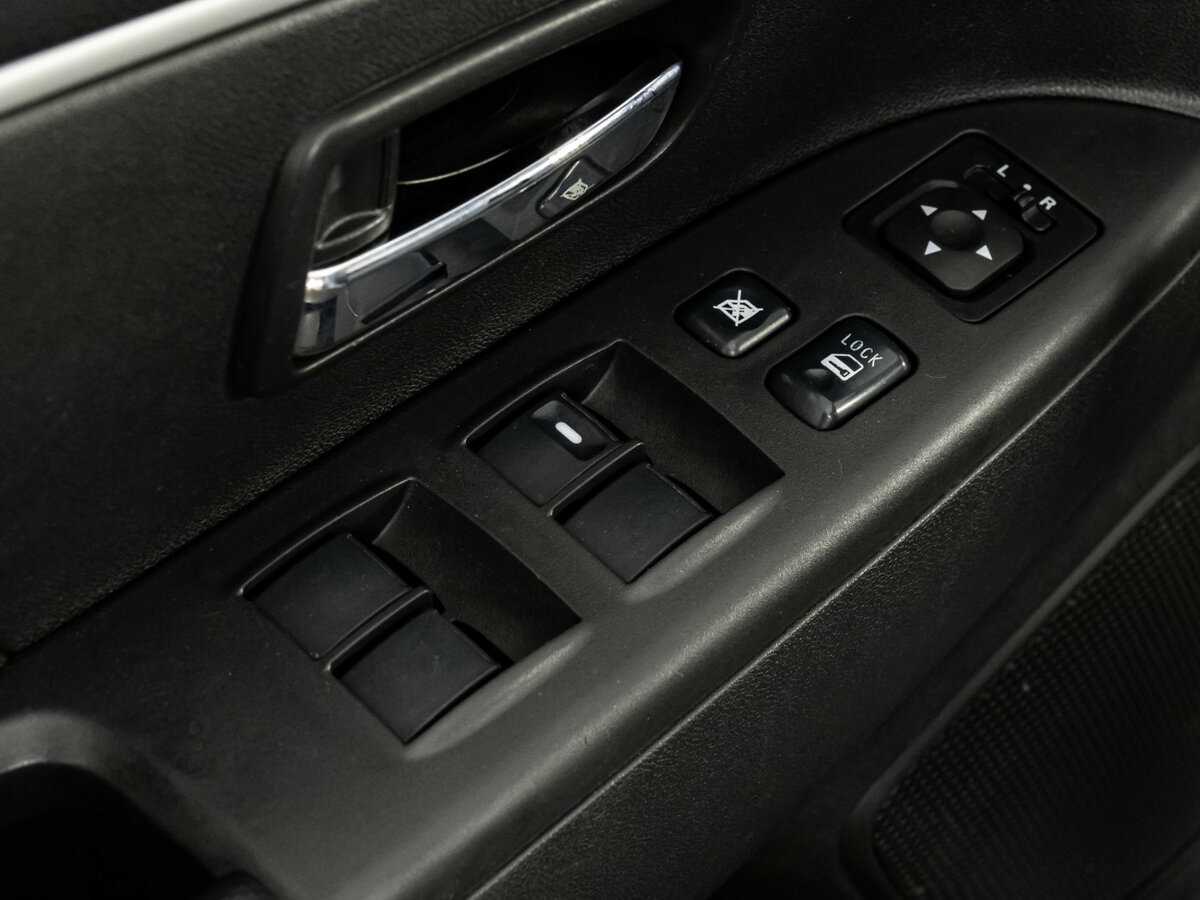 Б/У Митсубиши АС-Икс 2013 года. Фото: #12