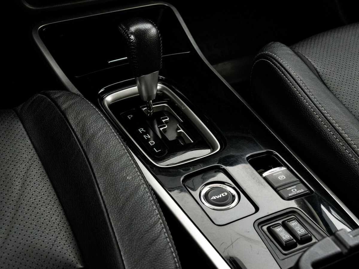 Б/У Митсубиши Оутлэндер 2018 года. Фото: #11