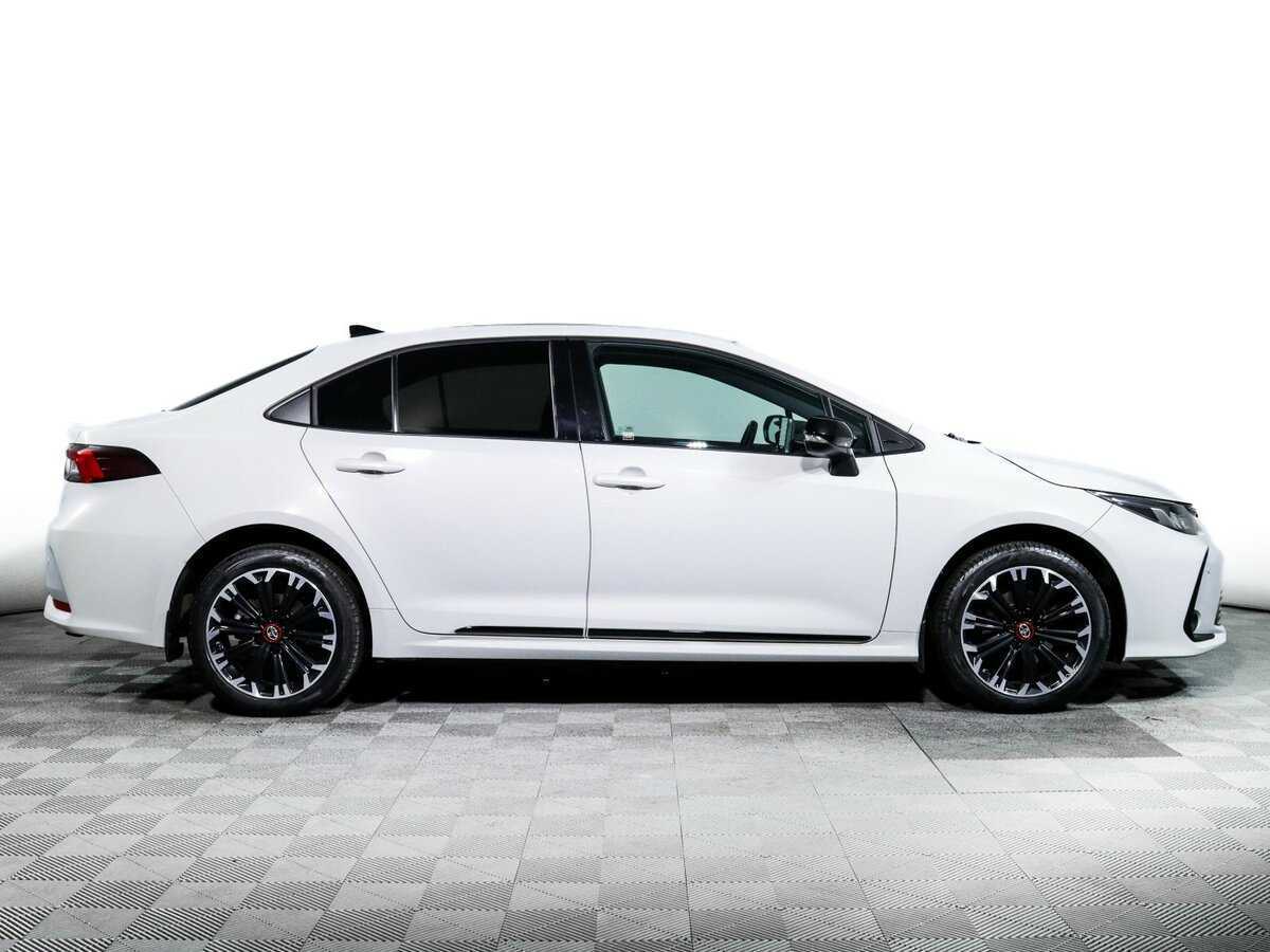 Б/У Тойота Королла 2021 года. Фото: #3