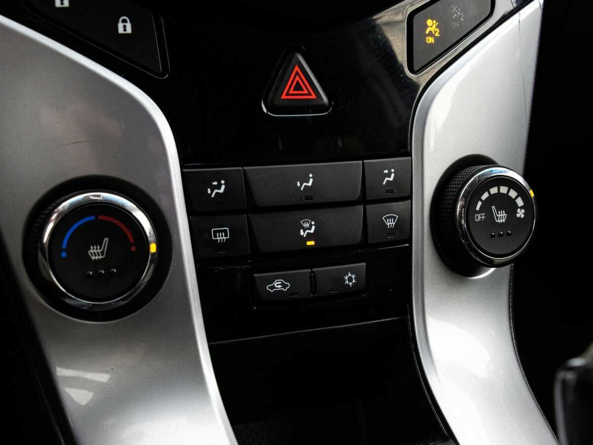 Б/У Шевроле Круз 2013 года. Фото: #8