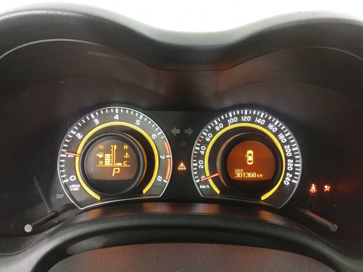 Б/У Тойота Королла 2012 года. Фото: #12