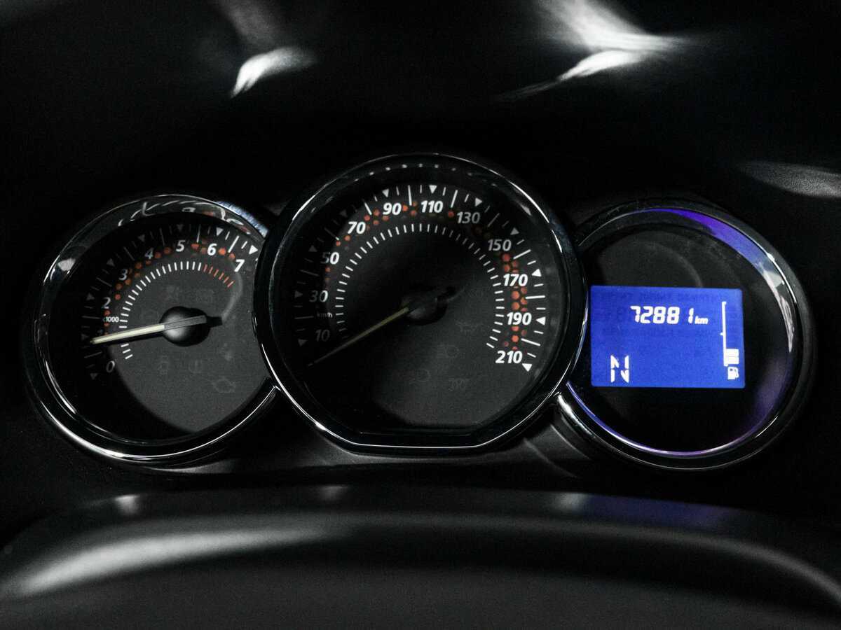 Б/У Рено Сандеро 2015 года. Фото: #15