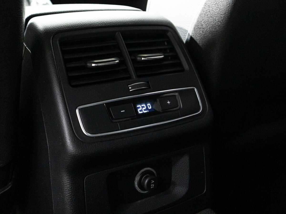 Б/У Ауди А4 2018 года. Фото: #19