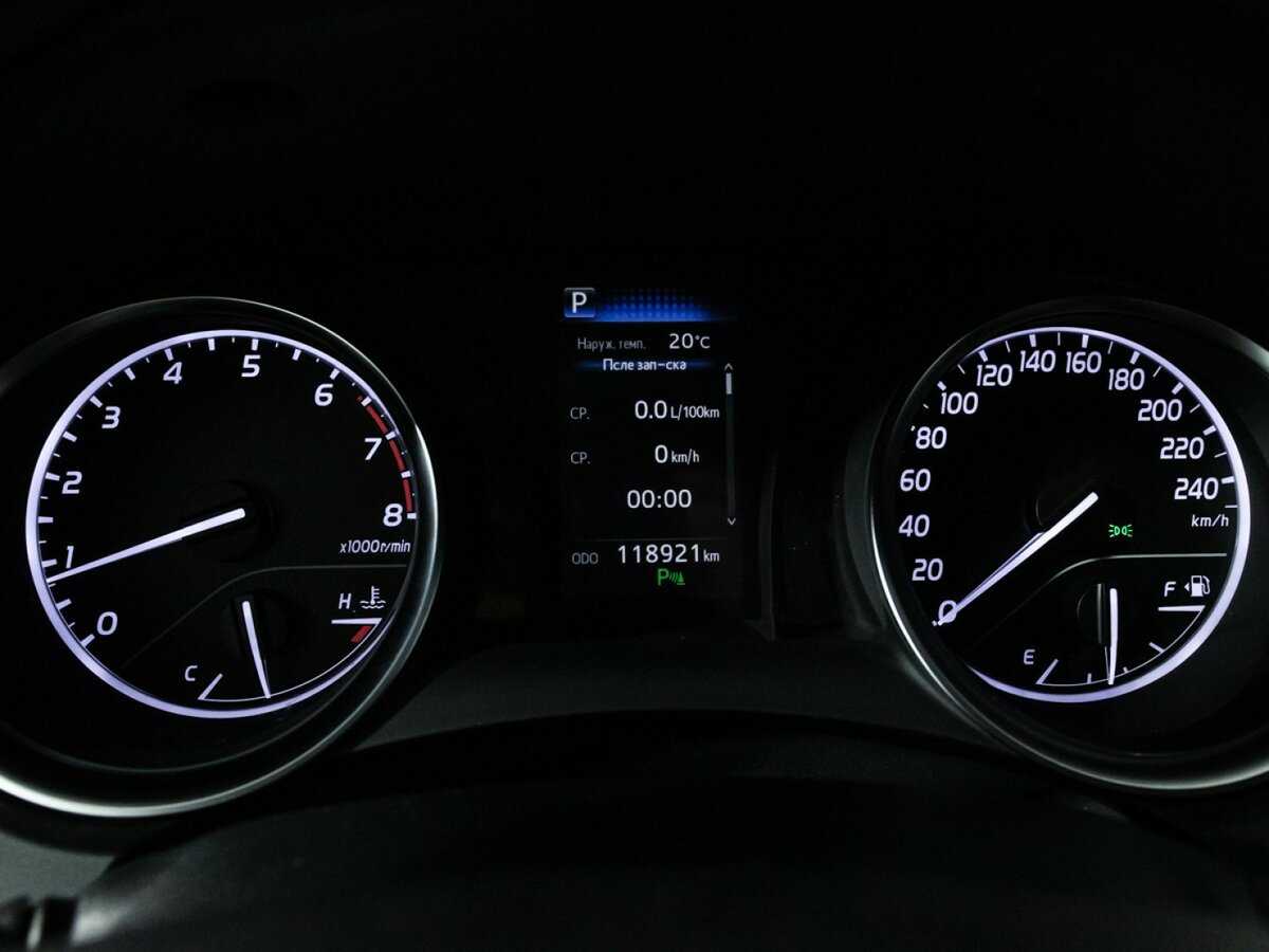 Б/У Тойота Камри 2018 года. Фото: #9