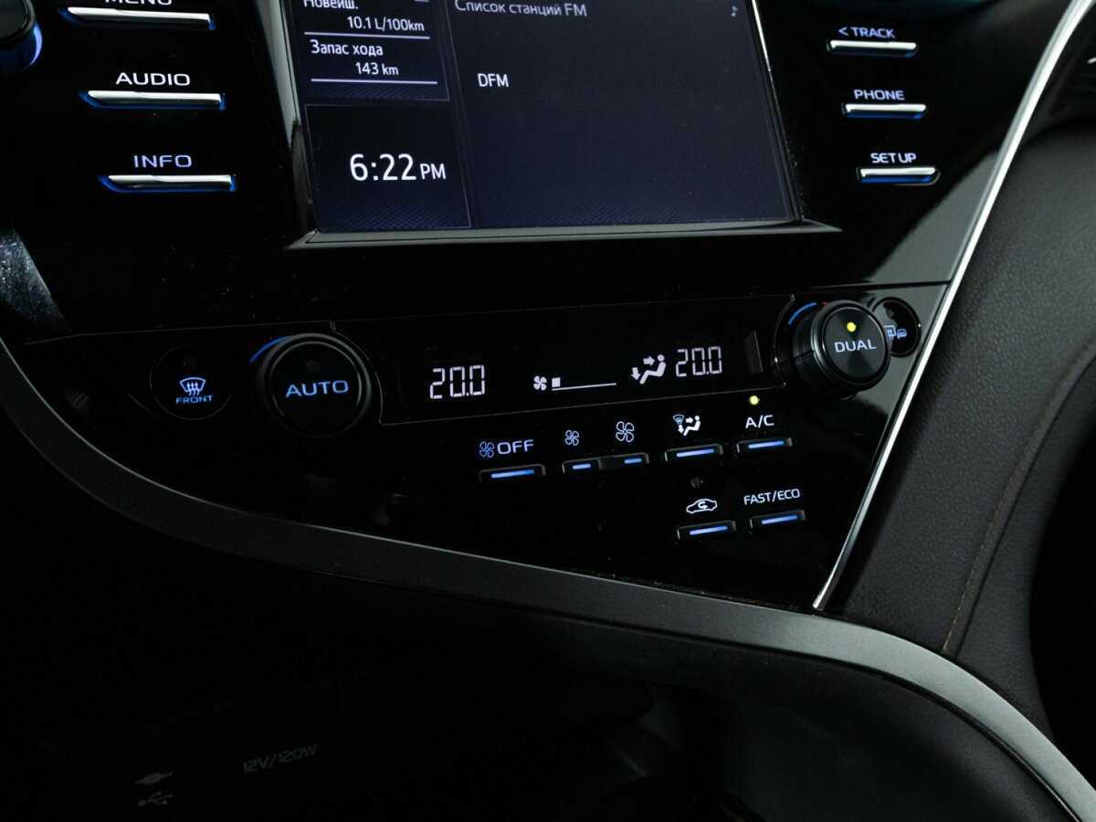 Б/У Тойота Камри 2018 года. Фото: #12