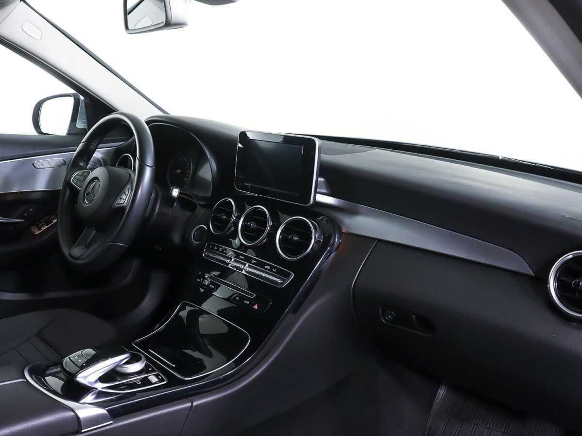 Б/У Мерседес-Бенц Ц-Класс 2017 года. Фото: #20