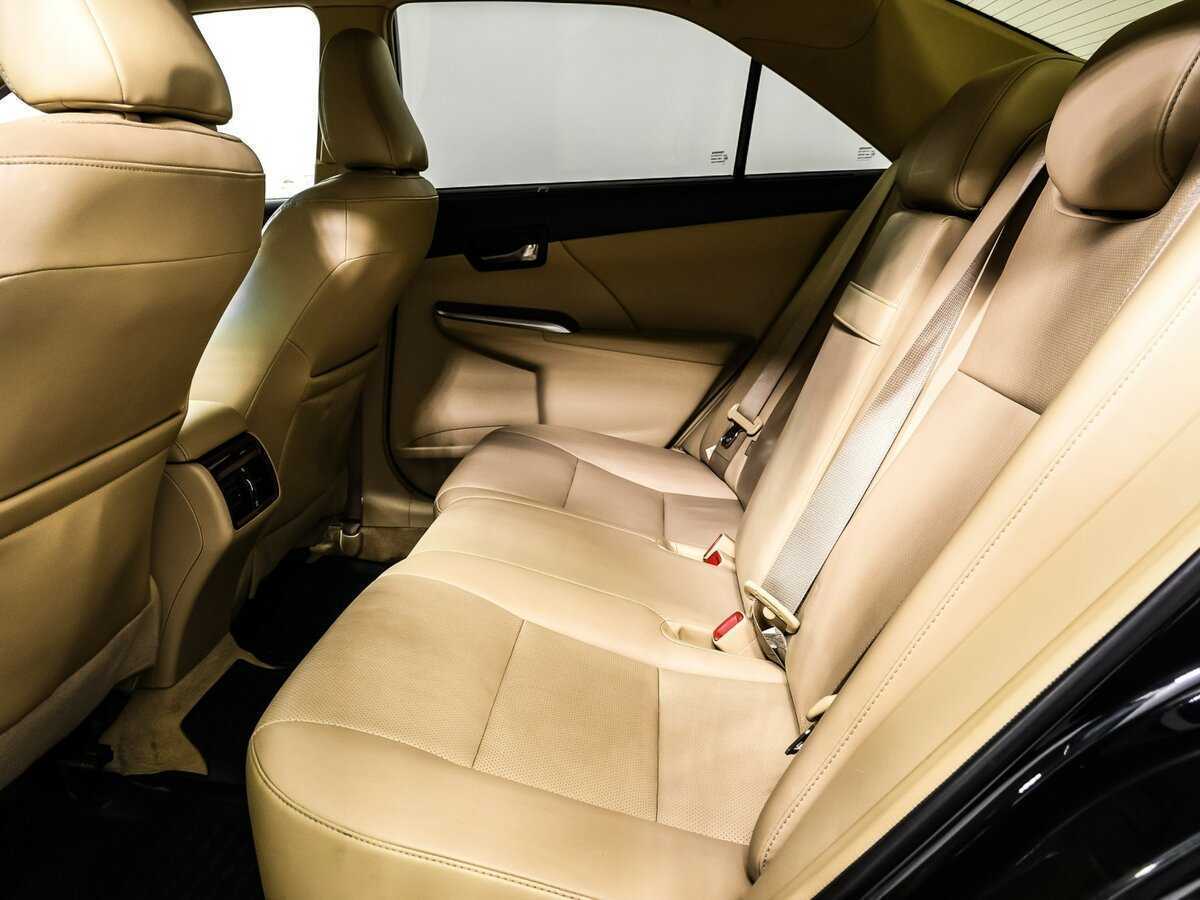 Б/У Тойота Камри 2013 года. Фото: #13