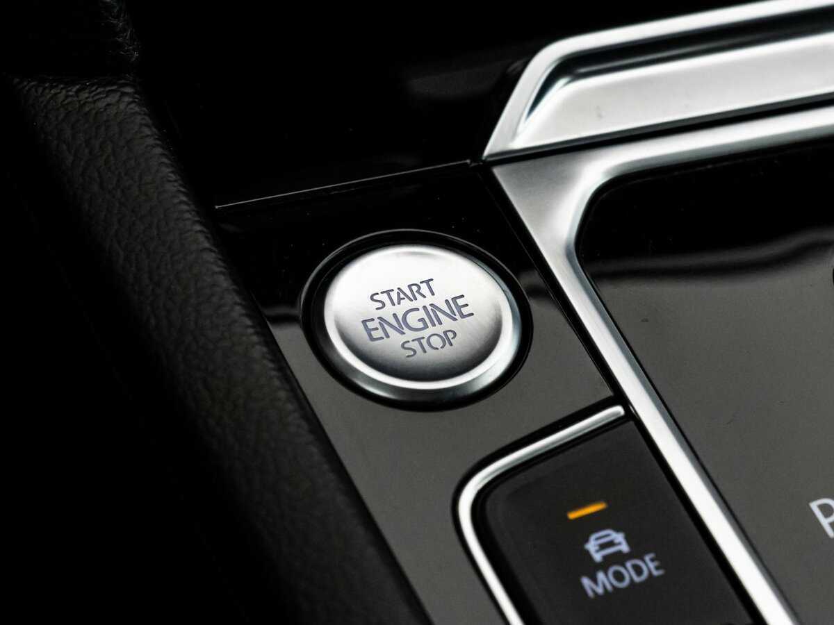 Б/У Фольксваген Пассат 2018 года. Фото: #13