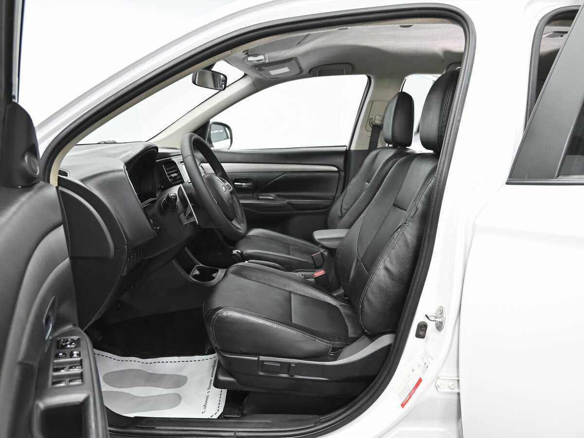 Б/У Митсубиши Оутлэндер 2012 года. Фото: #6