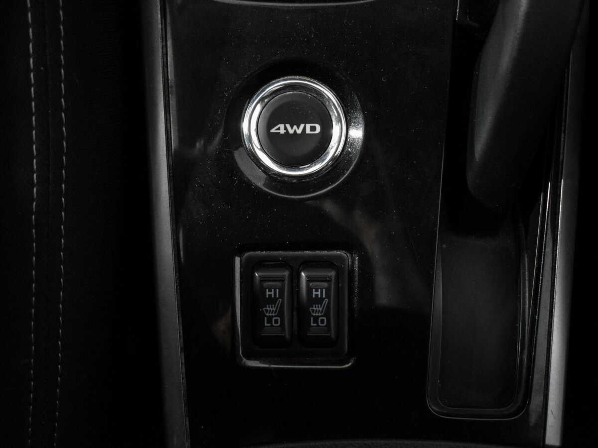 Б/У Митсубиши Оутлэндер 2018 года. Фото: #9