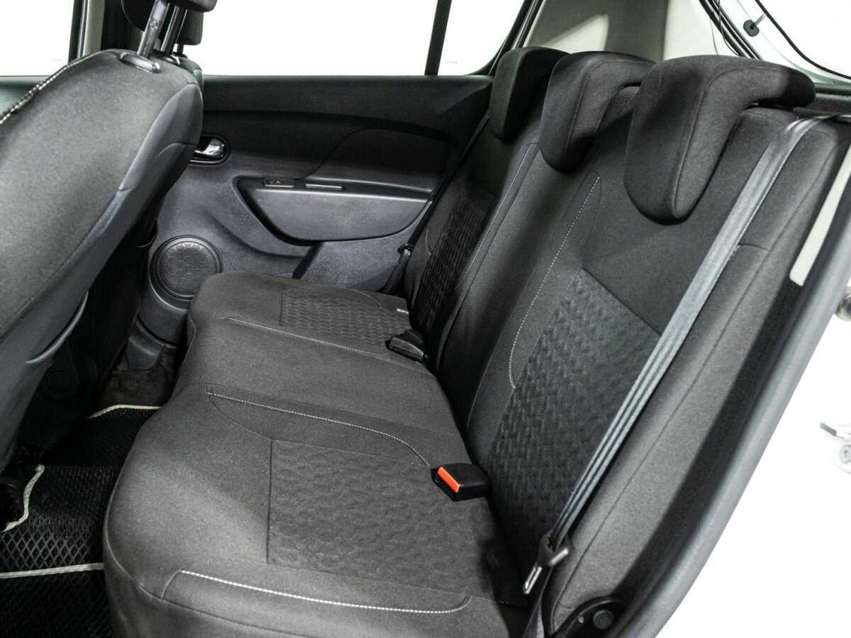 Б/У Рено Сандеро 2017 года. Фото: #9