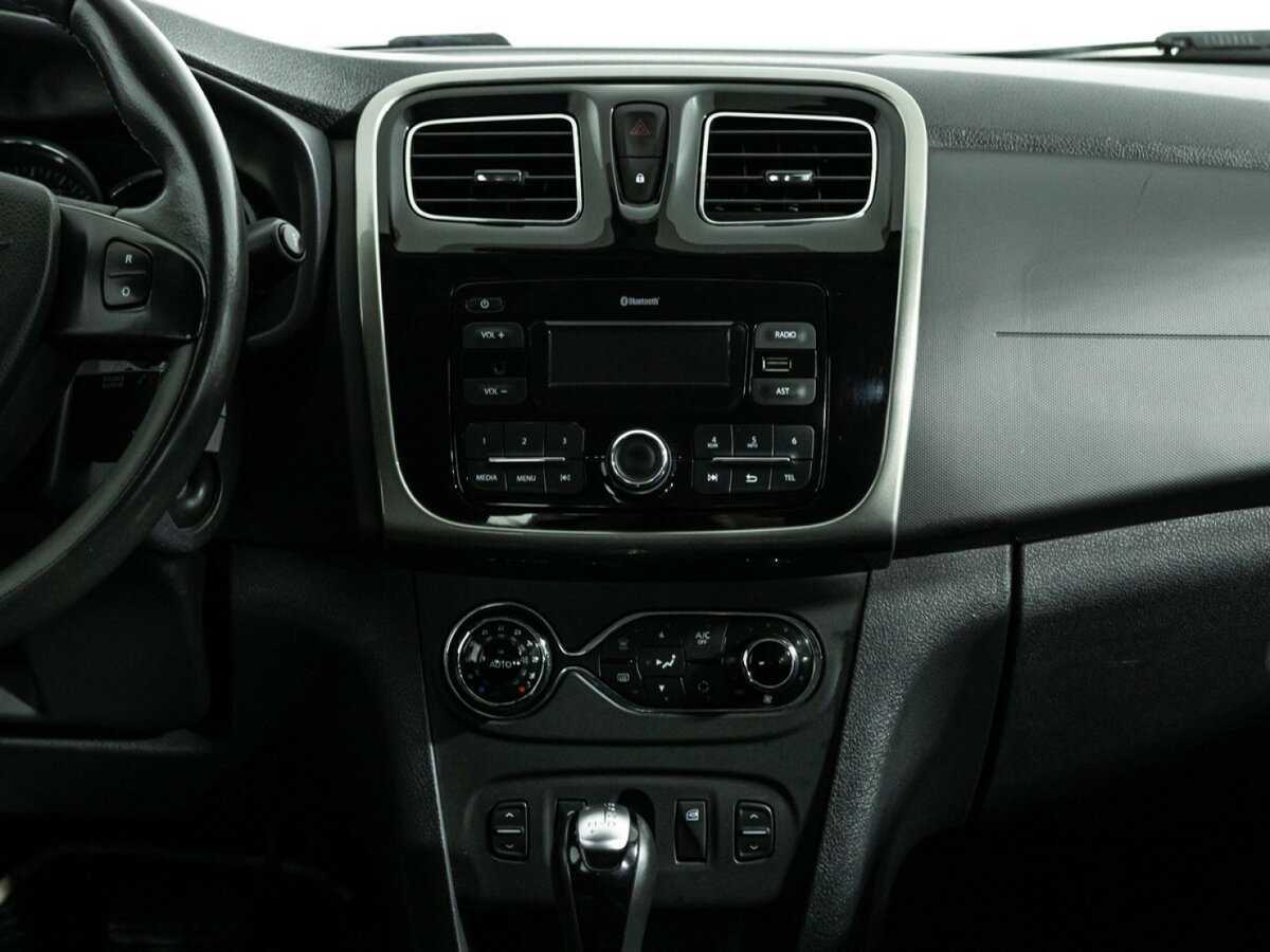 Б/У Рено Сандеро 2017 года. Фото: #13