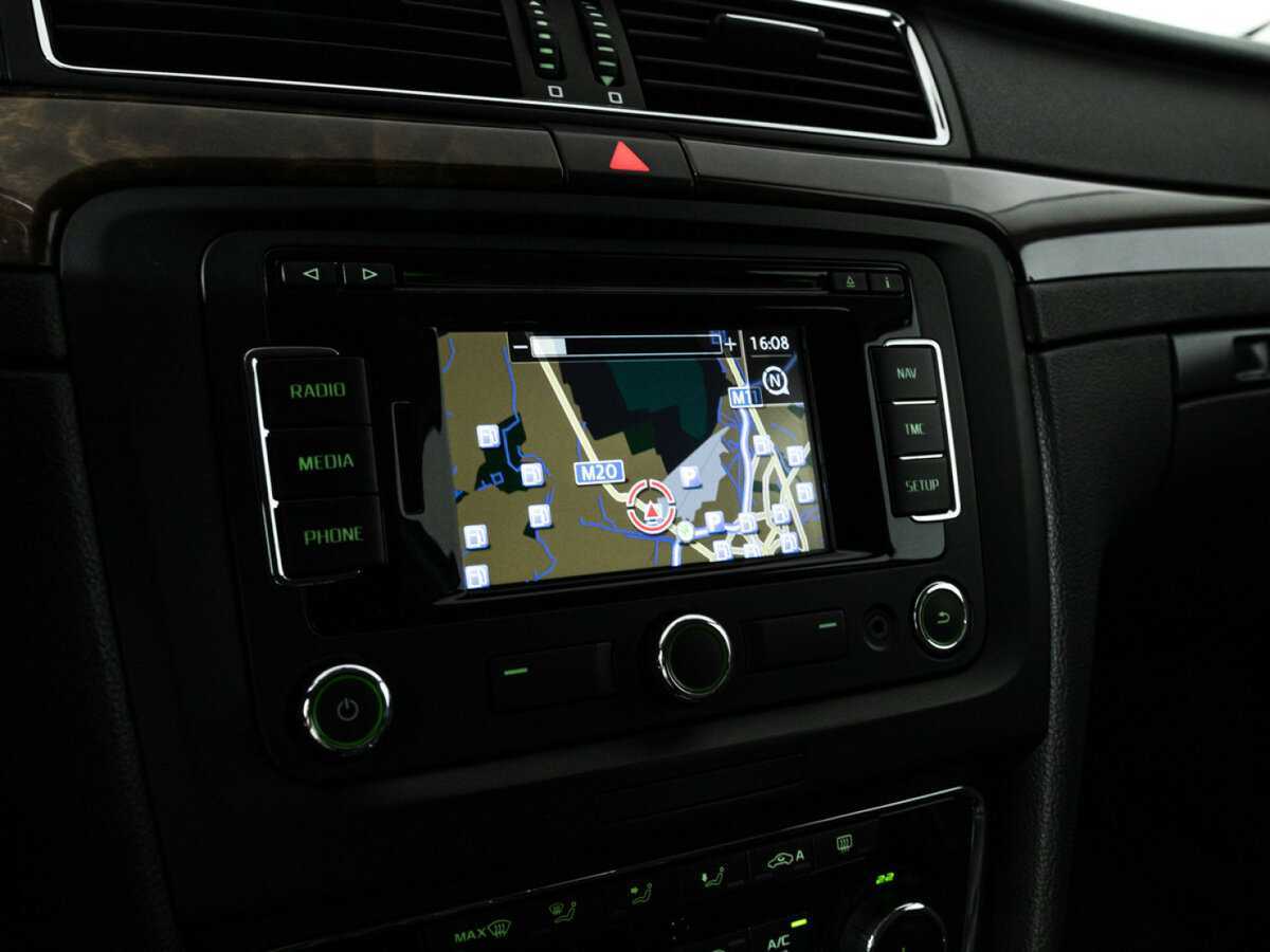 Б/У Шкода Суперб 2013 года. Фото: #16