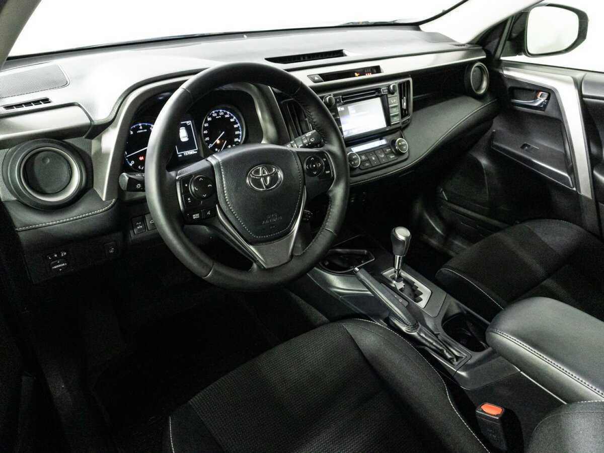 Б/У Тойота Рав4 2015 года. Фото: #10