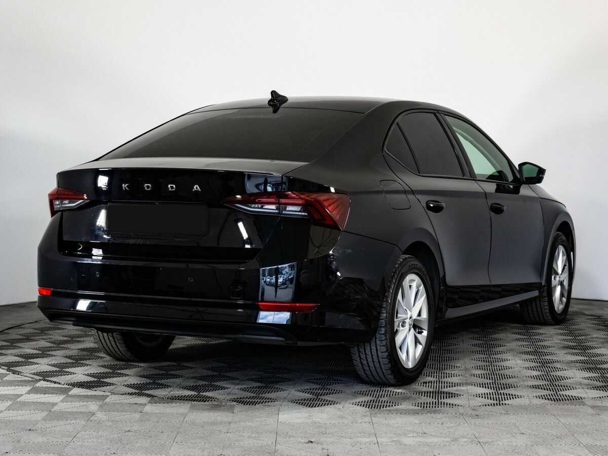 Б/У Шкода Октавия 2021 года. Фото: #3