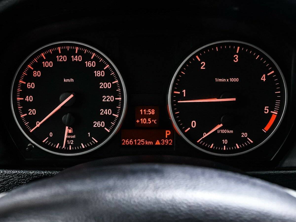 Б/У БМВ Икс1 2013 года. Фото: #9