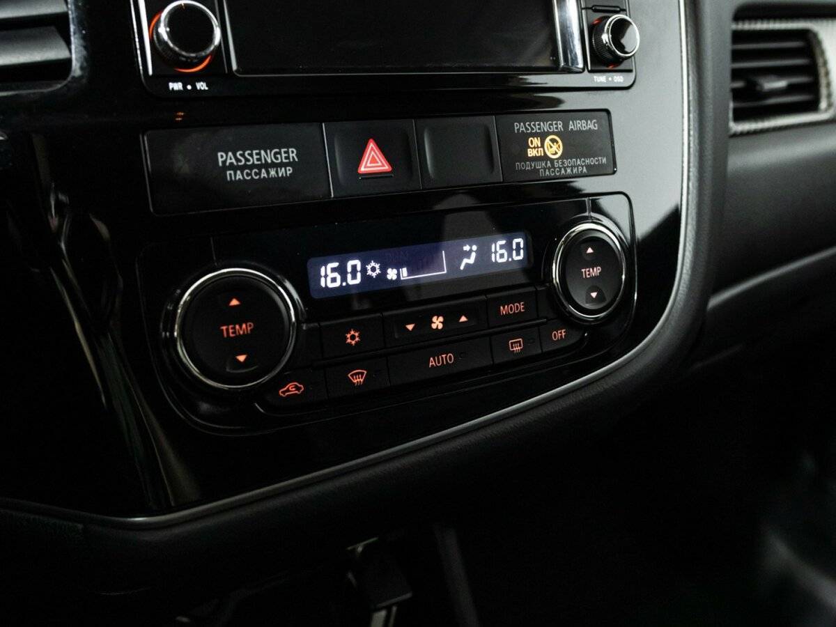 Б/У Митсубиши Оутлэндер 2013 года. Фото: #13