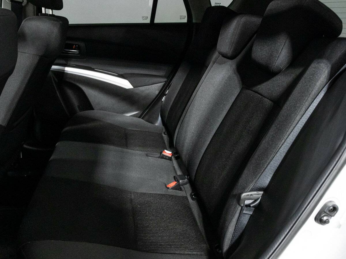 Б/У Сузуки С-Икс4 2016 года. Фото: #9