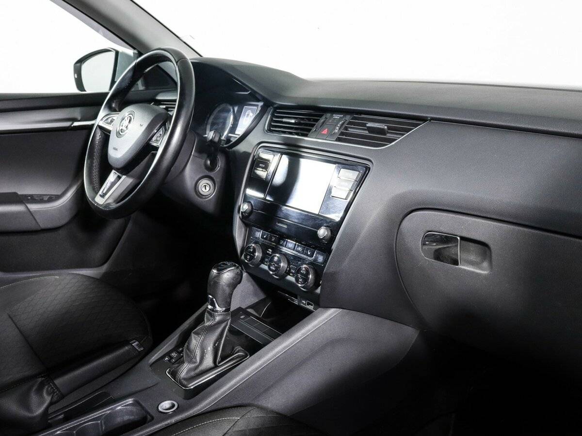 Б/У Шкода Октавия 2017 года. Фото: #5