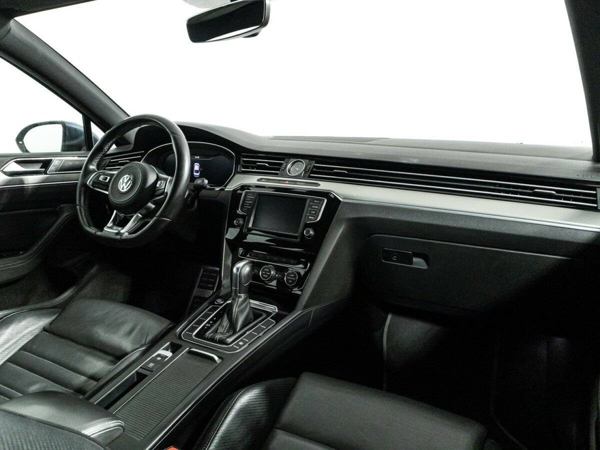 Б/У Фольксваген Пассат 2017 года. Фото: #8