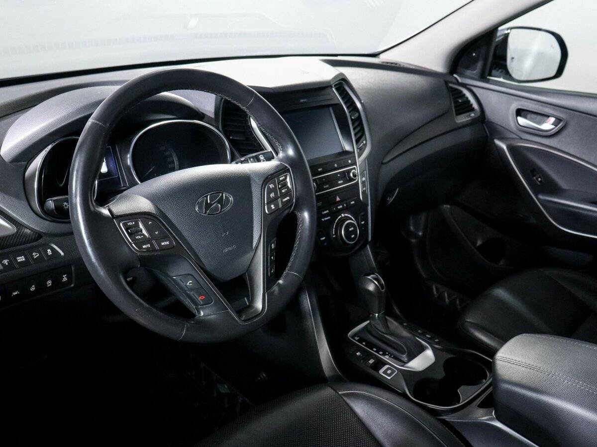 Б/У Хендай Санта Фе 2016 года. Фото: #10