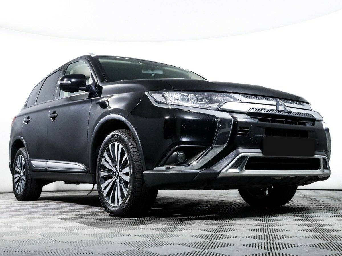 Б/У Митсубиши Оутлэндер 2019 года. Фото: #16