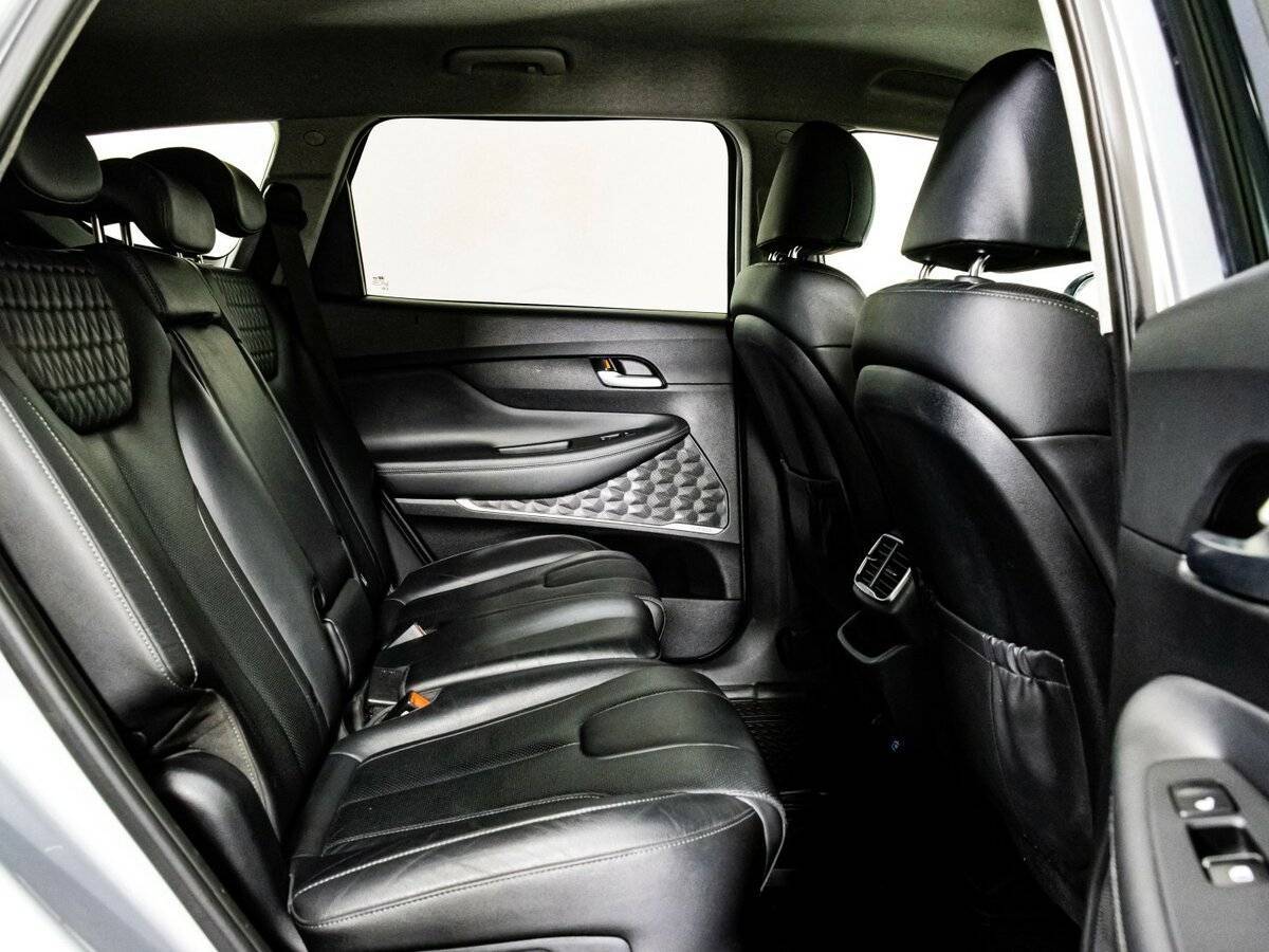 Б/У Хендай Санта Фе 2018 года. Фото: #17