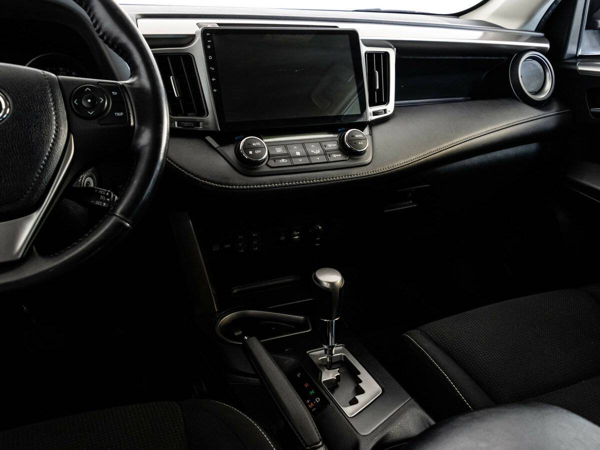 Б/У Тойота Рав4 2017 года. Фото: #9