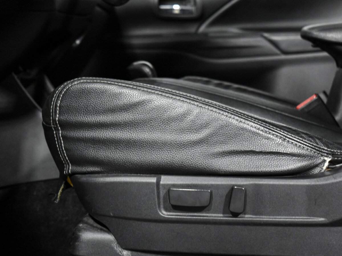 Б/У Митсубиши Оутлэндер 2014 года. Фото: #7