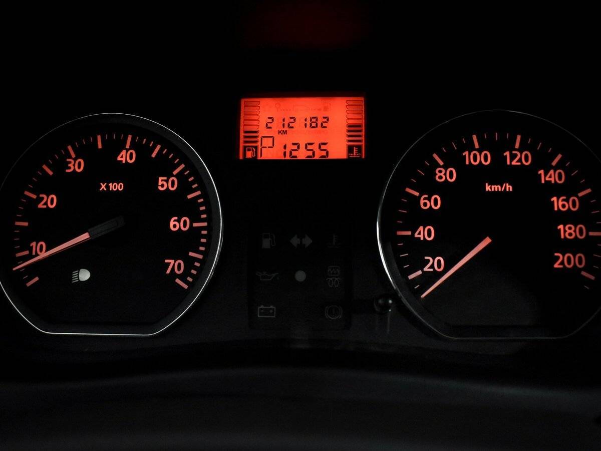 Б/У Ниссан Альмера 2013 года. Фото: #18