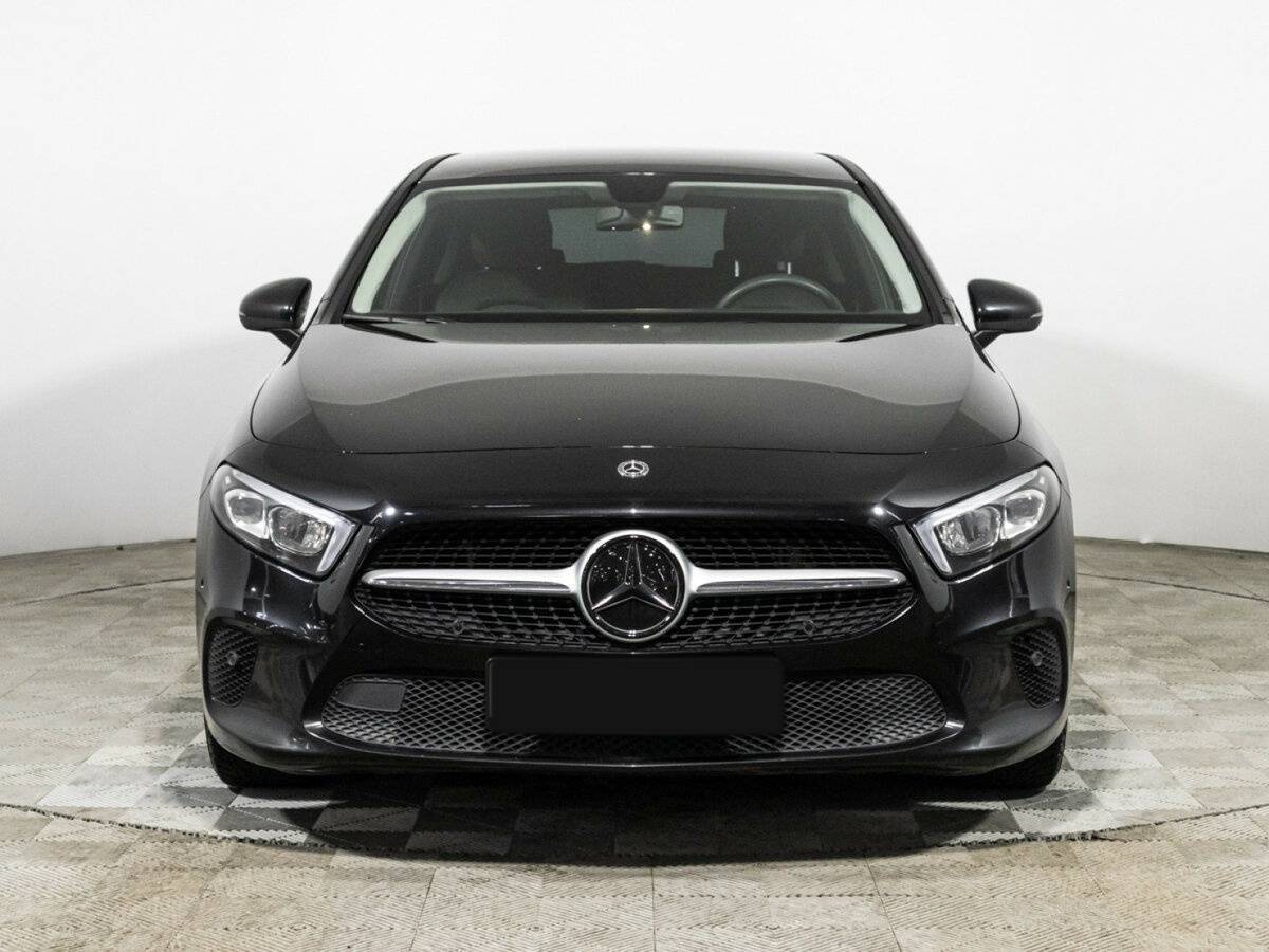 Б/У Мерседес-Бенц А-Класс 2018 года. Фото: #1