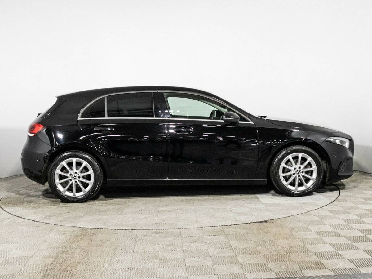 Б/У Мерседес-Бенц А-Класс 2018 года. Фото: #3