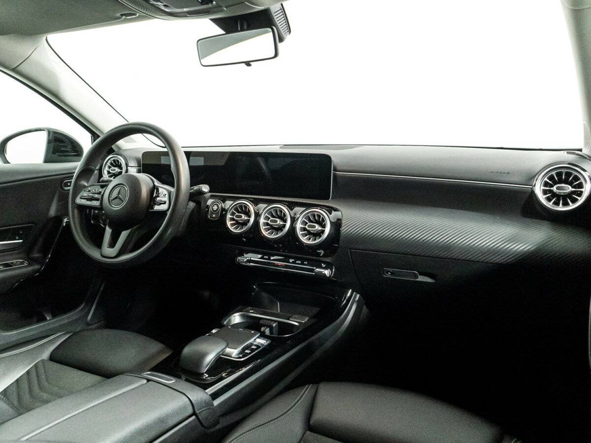 Б/У Мерседес-Бенц А-Класс 2018 года. Фото: #8