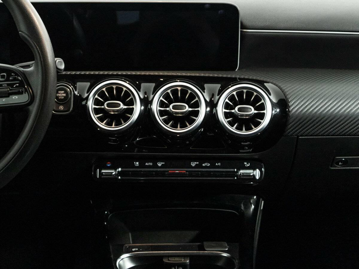 Б/У Мерседес-Бенц А-Класс 2018 года. Фото: #13