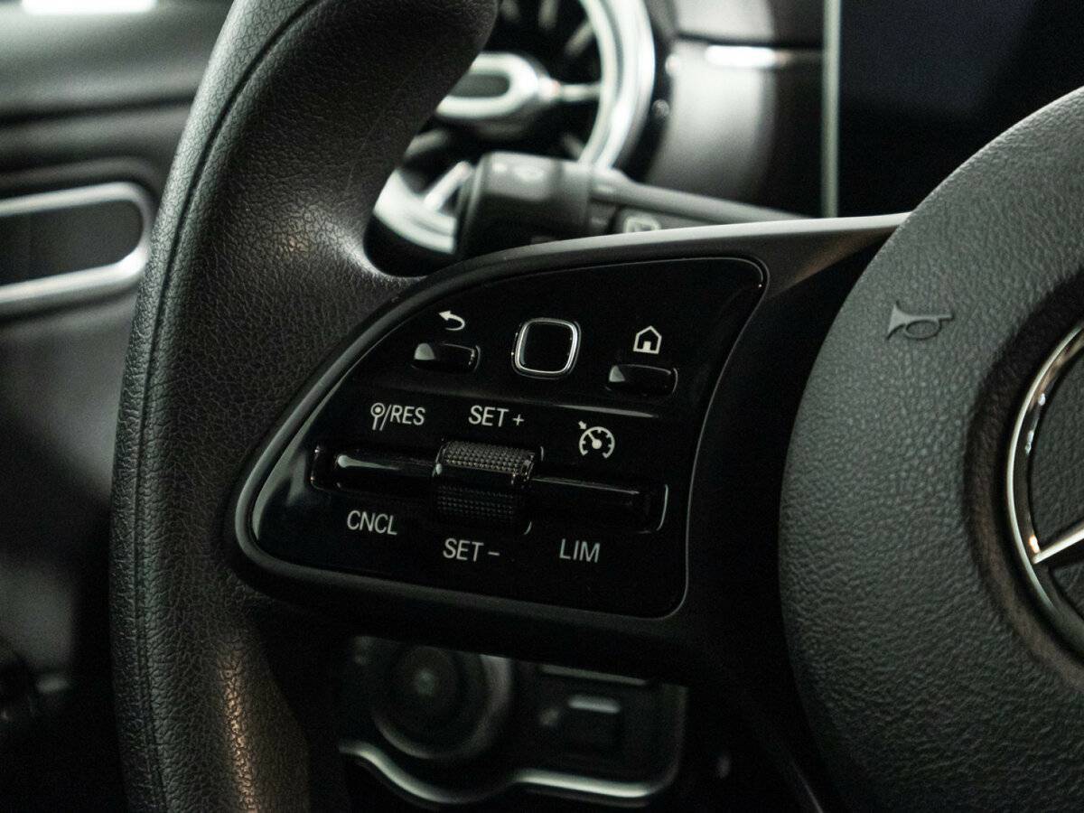 Б/У Мерседес-Бенц А-Класс 2018 года. Фото: #18