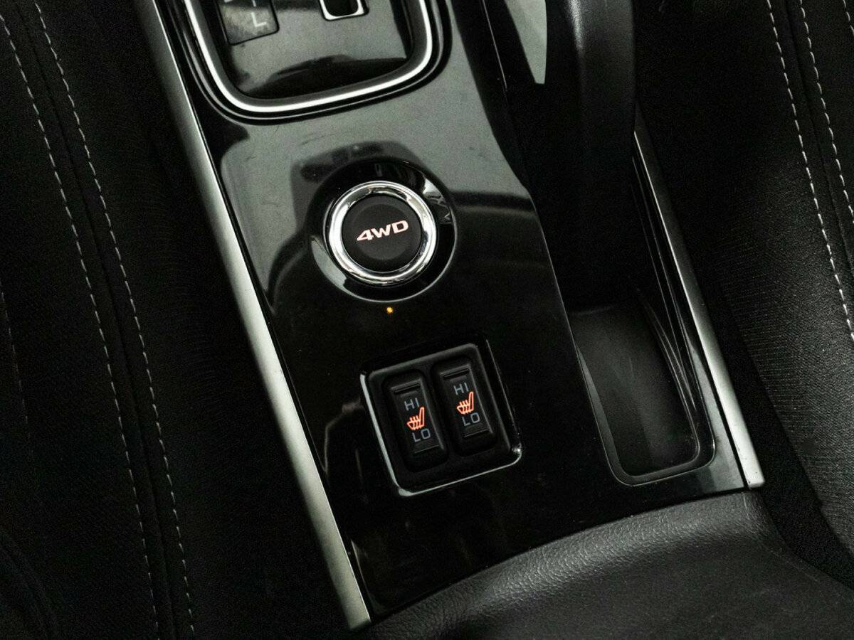 Б/У Митсубиши Оутлэндер 2018 года. Фото: #16