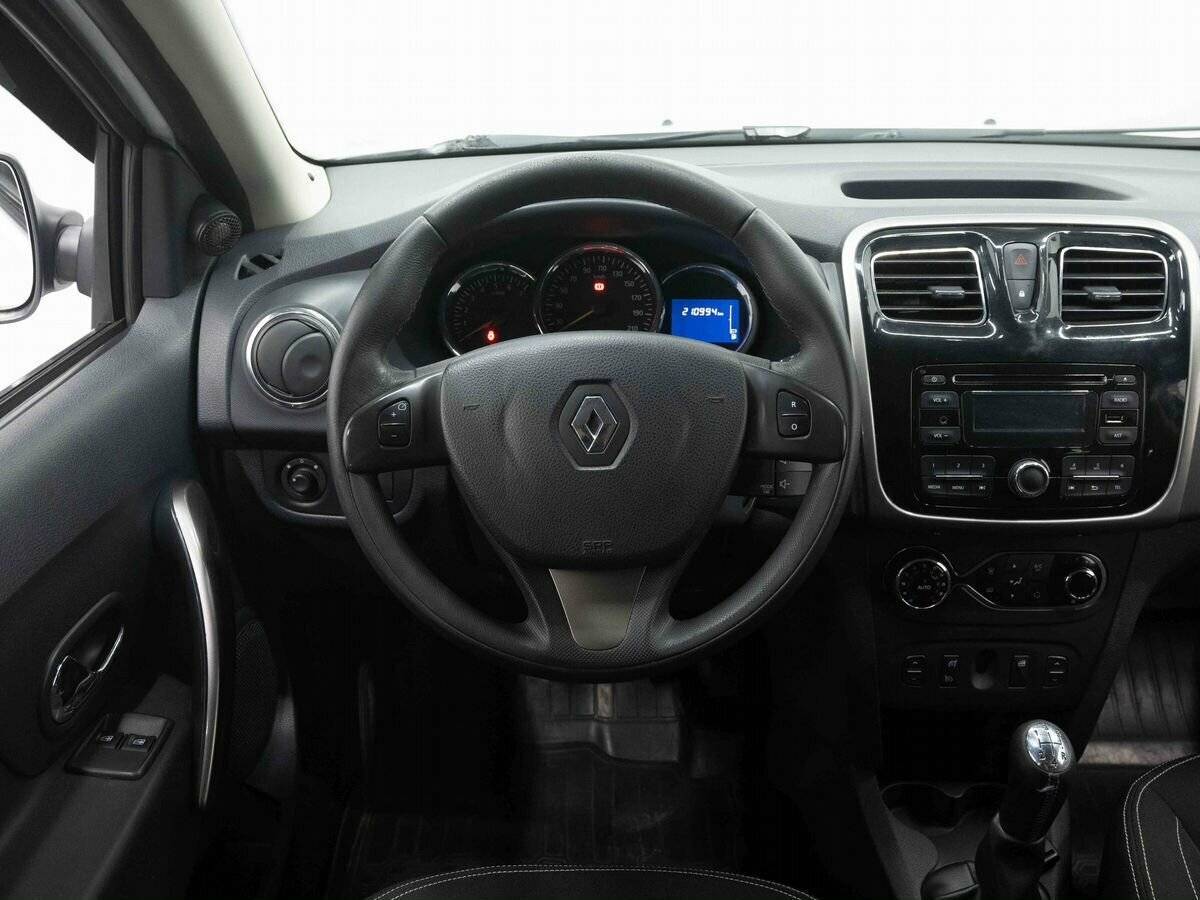 Б/У Рено Сандеро 2016 года. Фото: #13