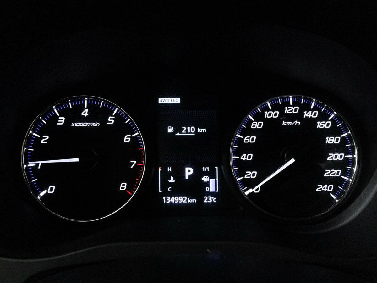 Б/У Митсубиши Оутлэндер 2017 года. Фото: #11