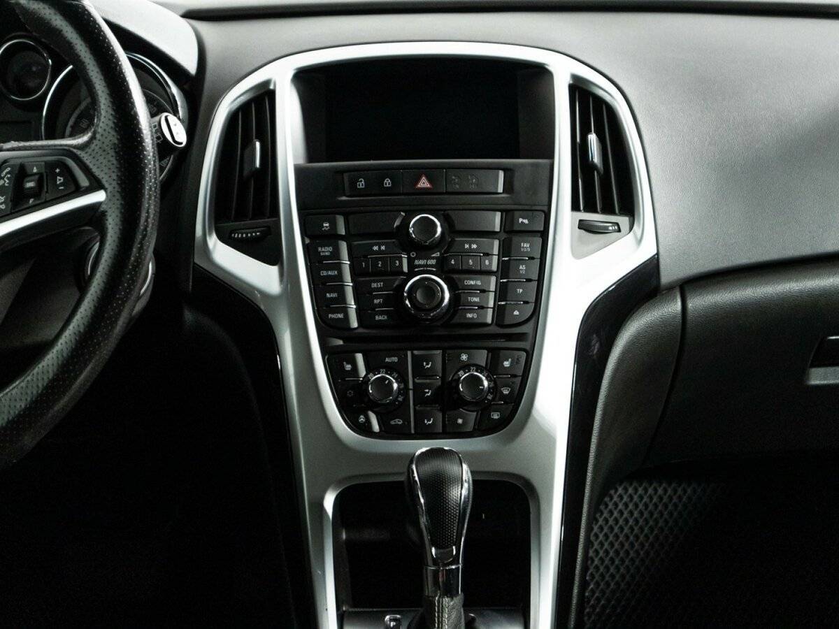 Б/У Опель Астра 2013 года. Фото: #13