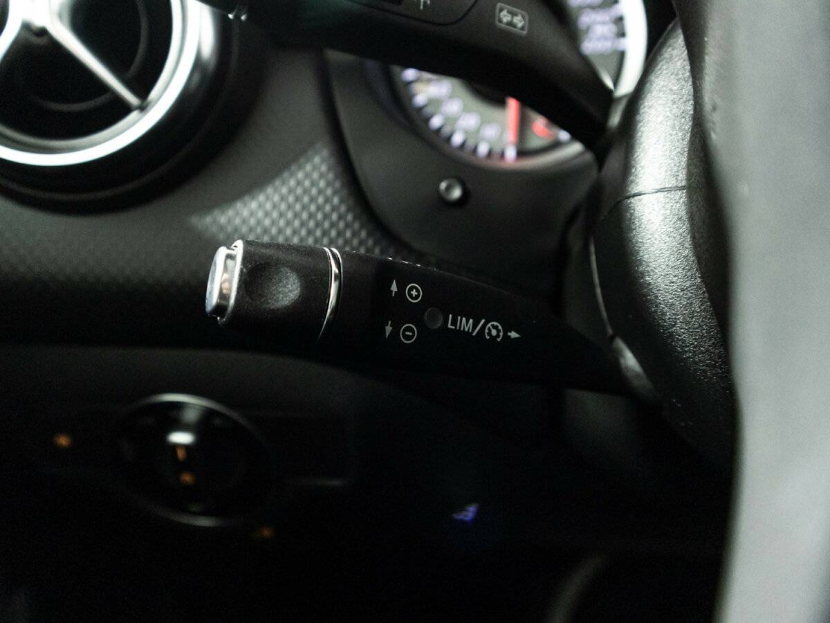 Б/У Мерседес-Бенц А-Класс 2013 года. Фото: #17