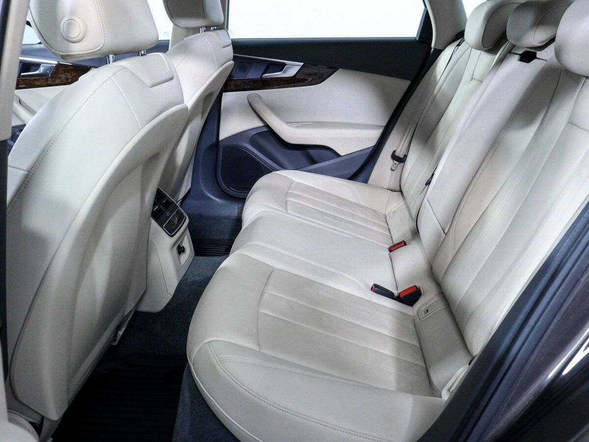 Б/У Ауди А4 2016 года. Фото: #9