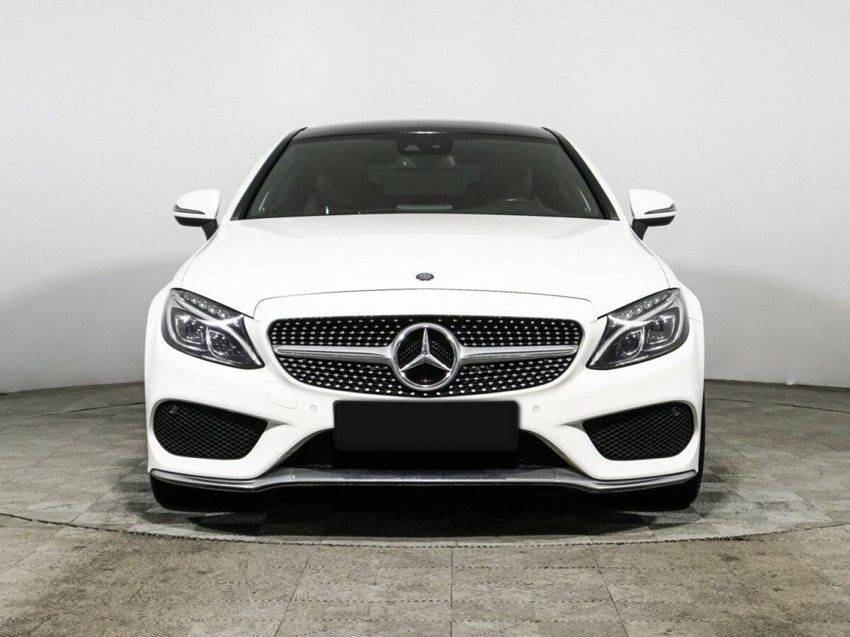 Б/У Мерседес-Бенц Ц-Класс 2016 года. Фото: #1