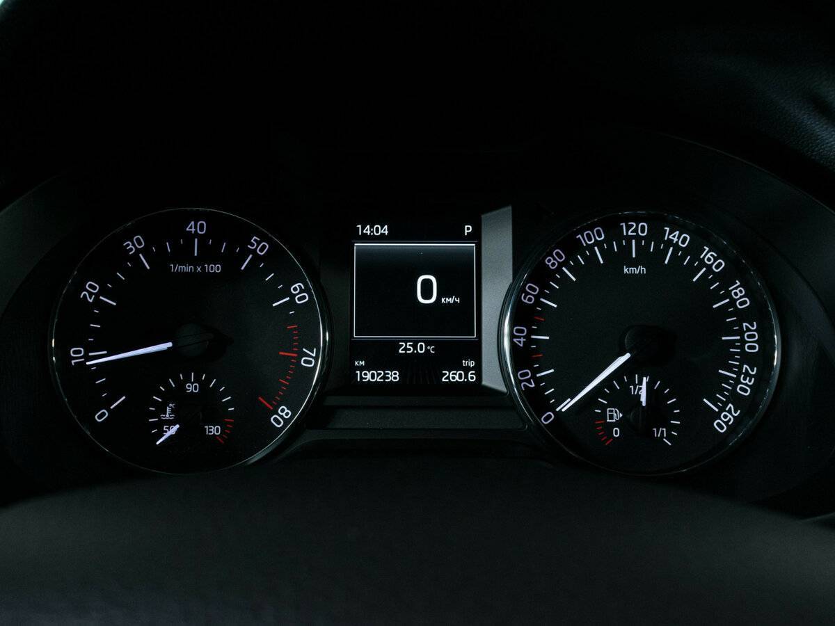 Б/У Шкода Октавия 2014 года. Фото: #11