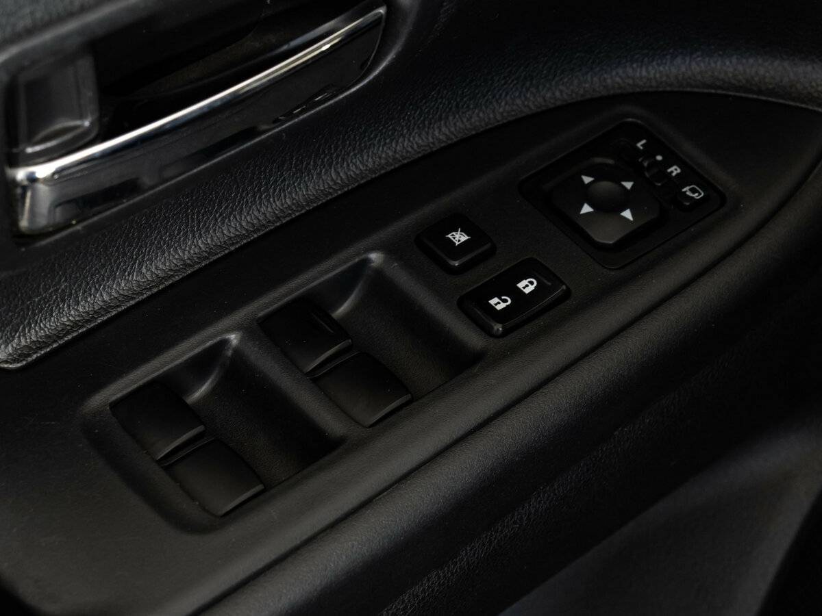 Б/У Митсубиши Оутлэндер 2014 года. Фото: #15