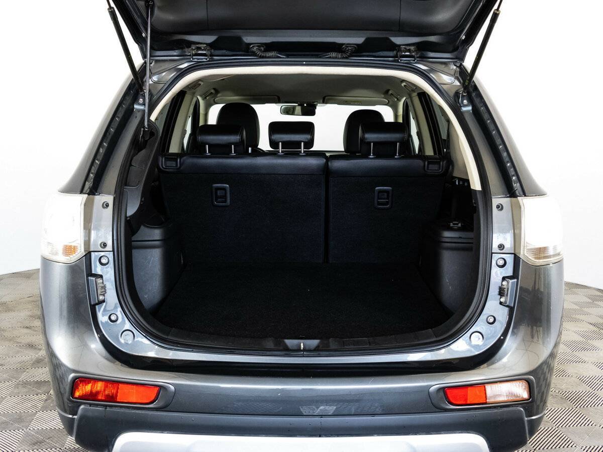 Б/У Митсубиши Оутлэндер 2014 года. Фото: #16