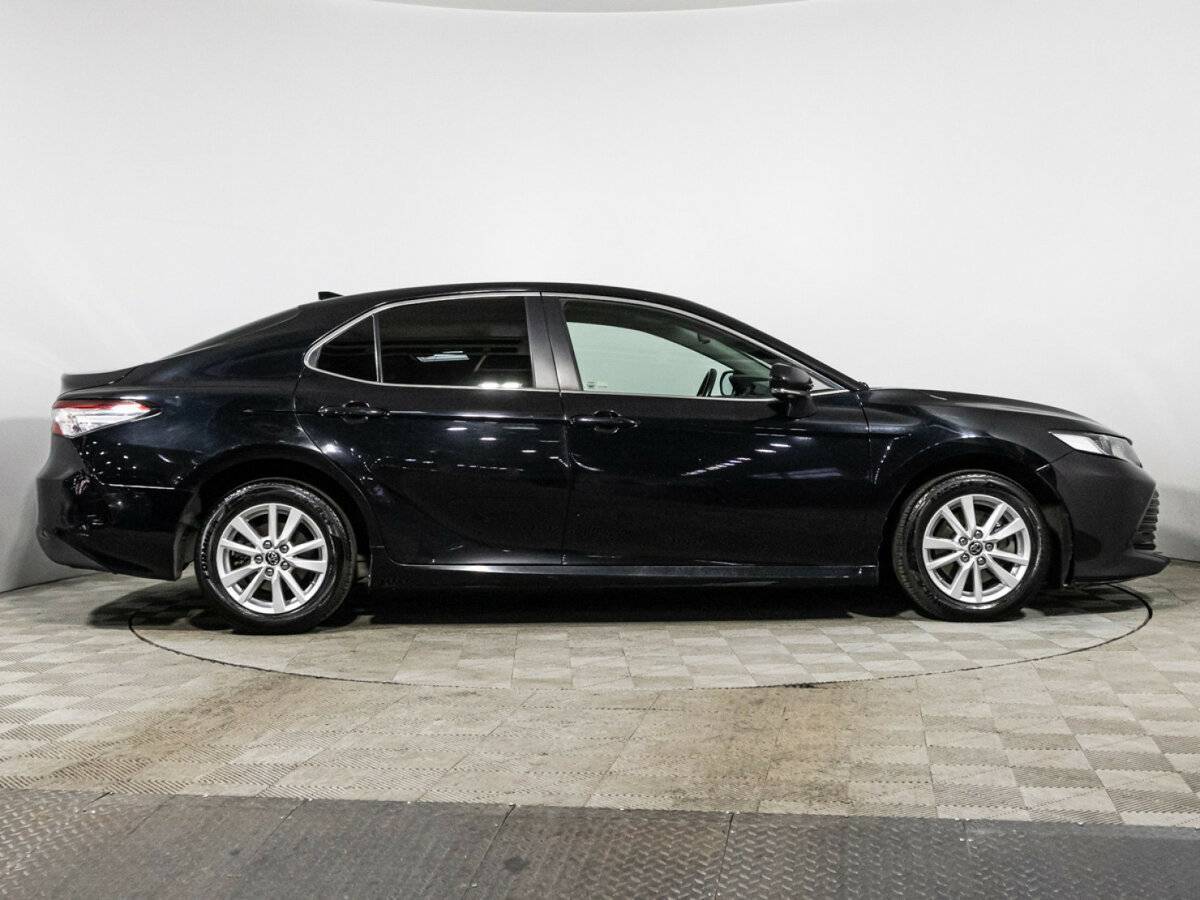 Б/У Тойота Камри 2018 года. Фото: #3